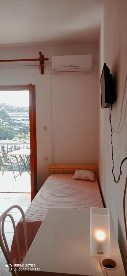 Kandilari Apartments Kokkino Nero Bagian luar foto